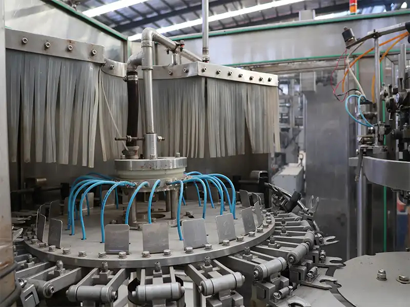 Three-in-one gas-containing tank filling machine unit.jpg Three-in-one gas-containing tank filling machine unit.jpg