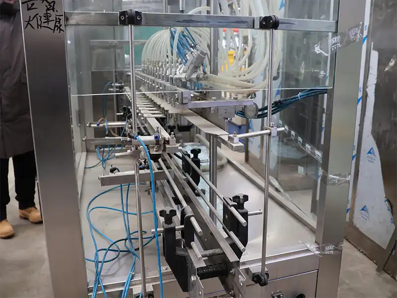 Fully automatic linear filling machine details.jpg Fully automatic linear filling machine details.jpg
